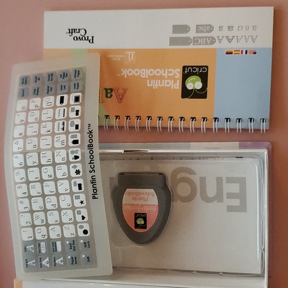 Cricut Plantin Schoolbook Cartridge Complete Die Cut - Picture 2 of 3